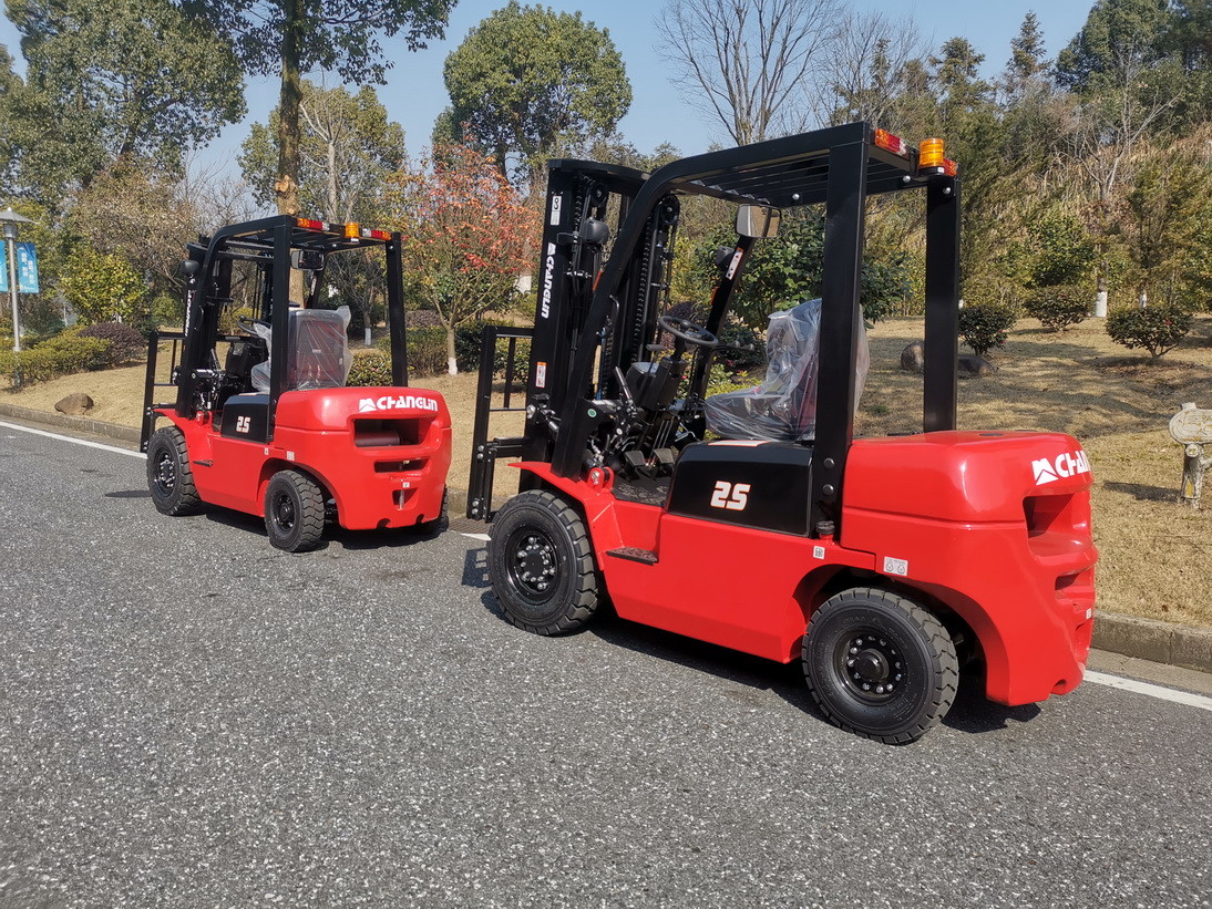 CPCD35 Forklift Truck Equipment Rated Capacity 3500kg Xinchai C490 Engine 1.5 2.5 2 3t