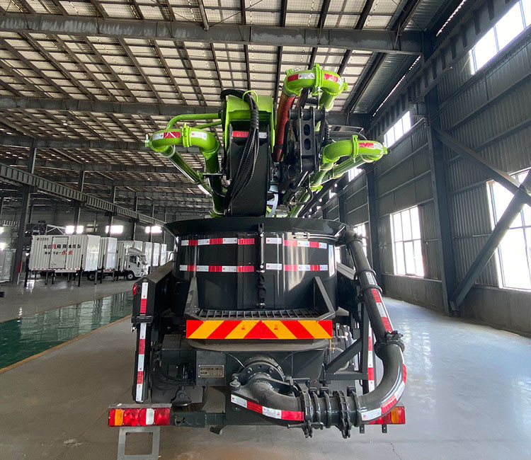 65m Concrete Pump Truck Customizable Pump Trucks Different Loading Weights And Volumes