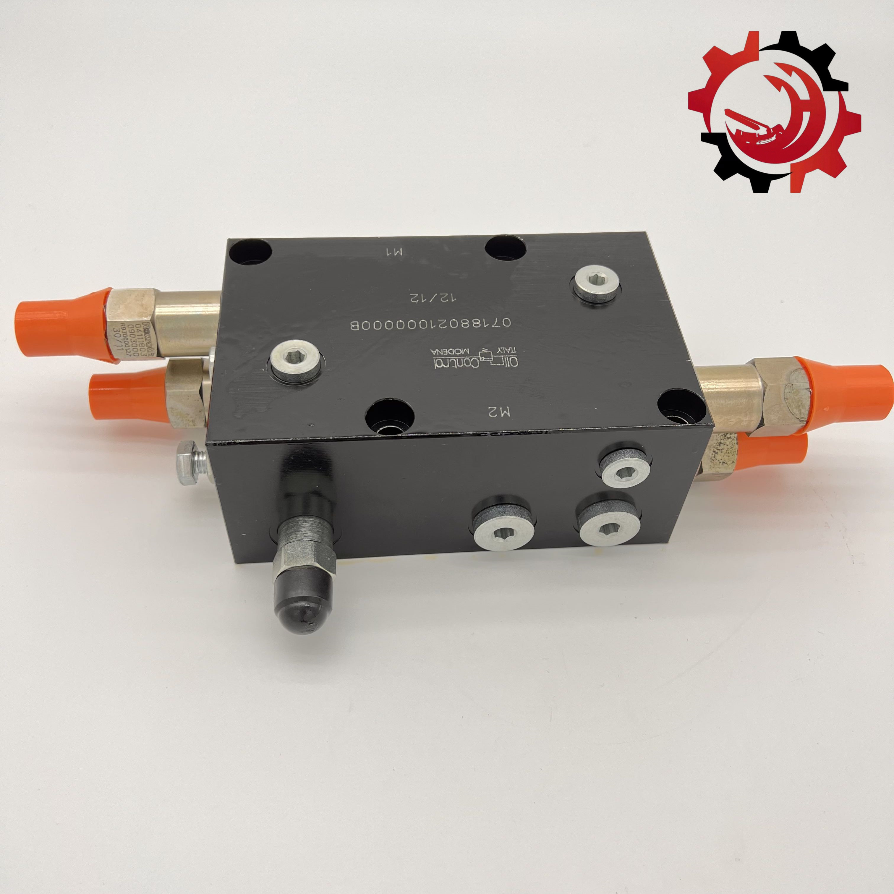Black OEM Oil Control Valve 0718021000000B used for truck mounted concrete pump or industrial machinery