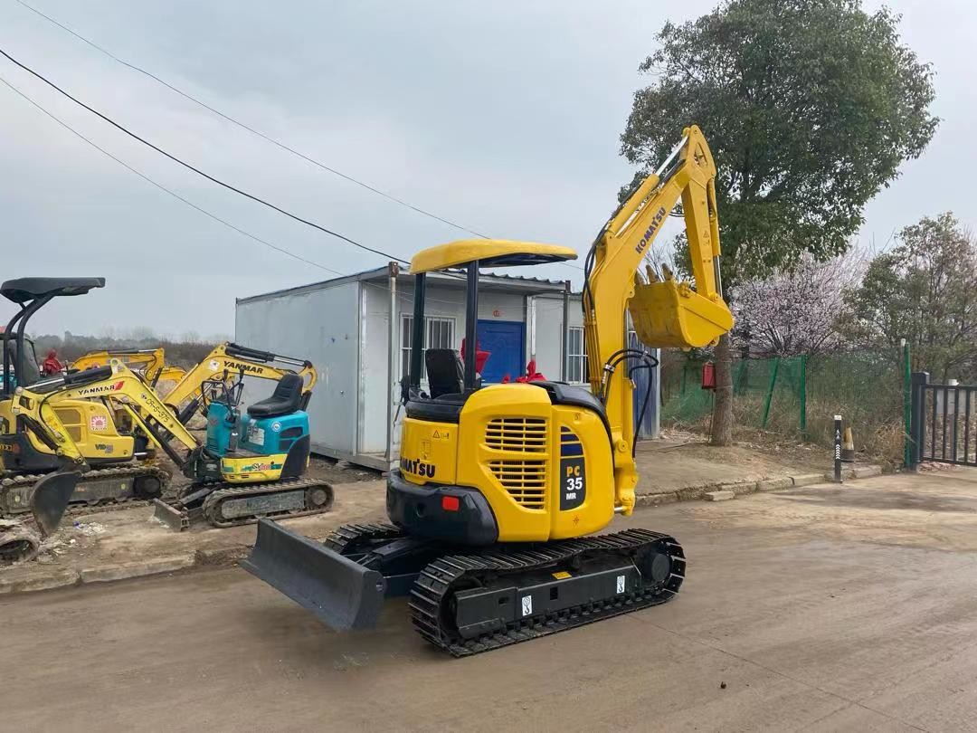 Secondhand Komatsu Excavator PC35 Used 3.5ton Small Type Mini Crawler Digger