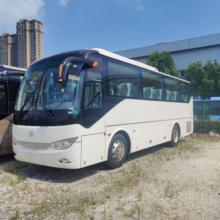 5.5T Front Axle Diesel Used 50 Seats Luxury Coach Bus Passenger Used Bus Coach