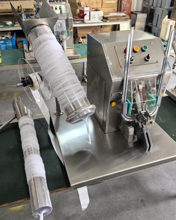 Powder Particle Shape Sausage Clipping Potato Clipper Packer Net Mesh Bag Packing Semi Automatic Fruit Packaging Machine
