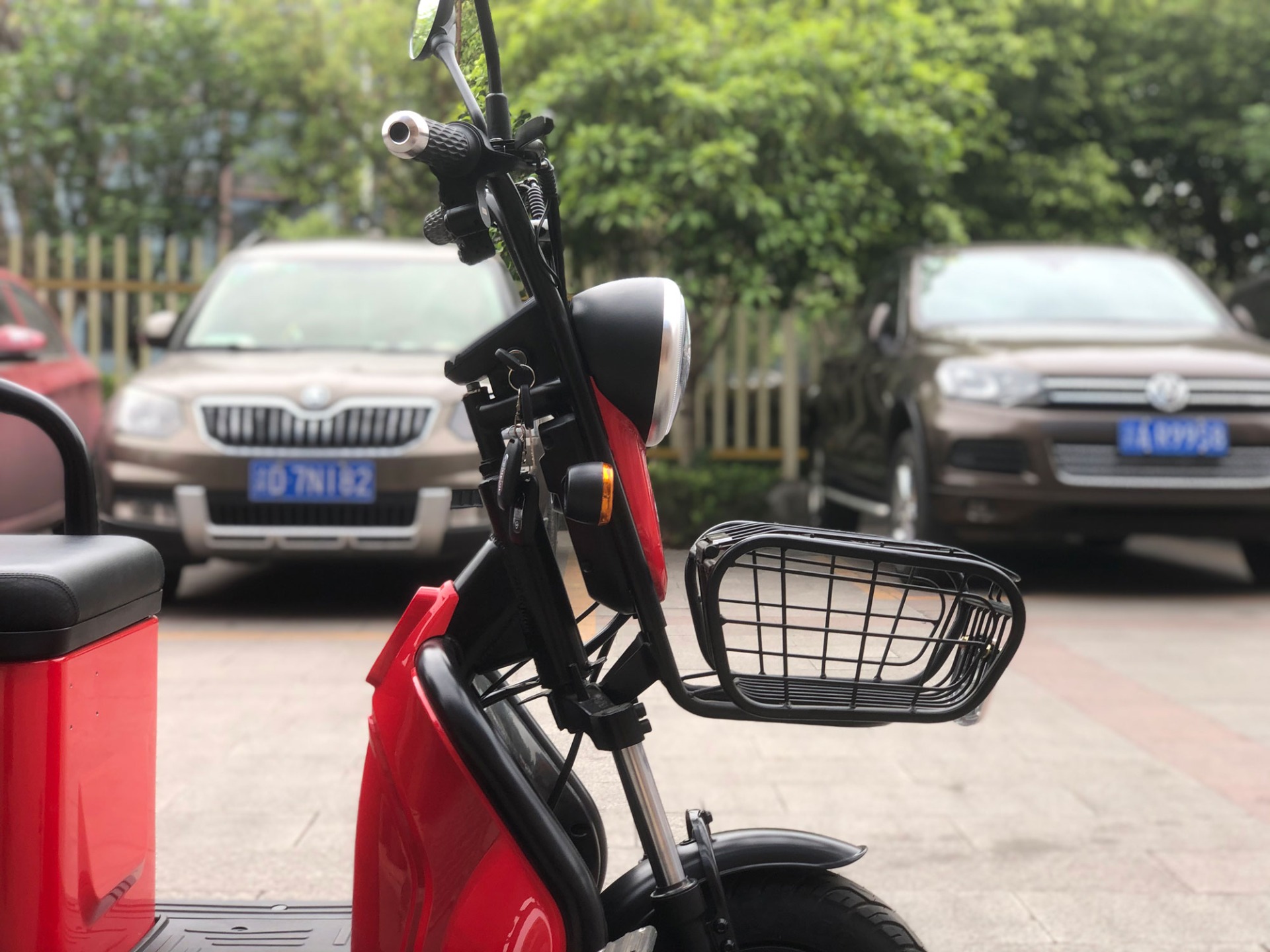 350W Electric Tricycle For Adult Passenger And Cargo Carrier 100KG Loading Capacity