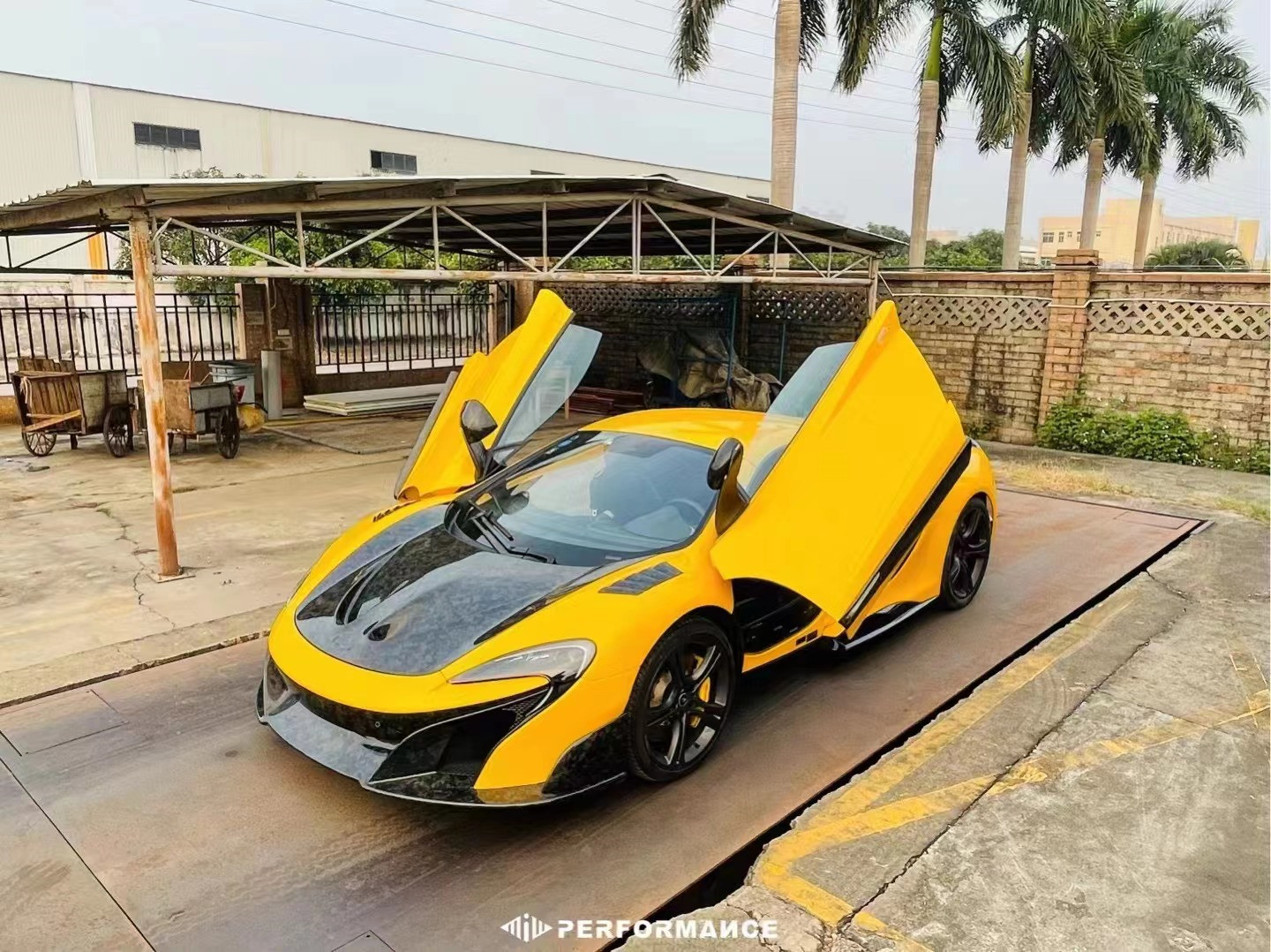 Car Front Bumper Carbon Parts for Mclaren Mp4 12C 625c 650S Upgrade to 675LT Style Body Kit