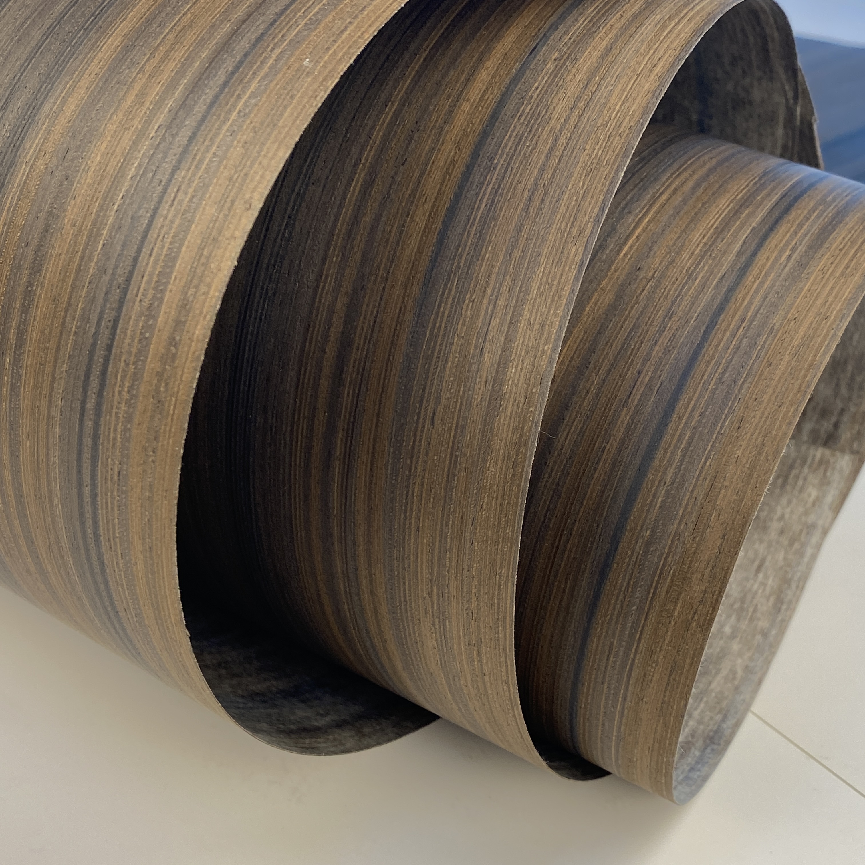 Natural Solid Engineered Wood Veneer Smoked Eucalyptus Wood Veneer for Decorating Panel Furniture
