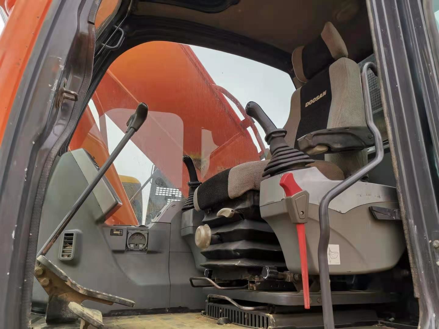 Korea Breaking Hammer DX300 Used Doosan Excavator