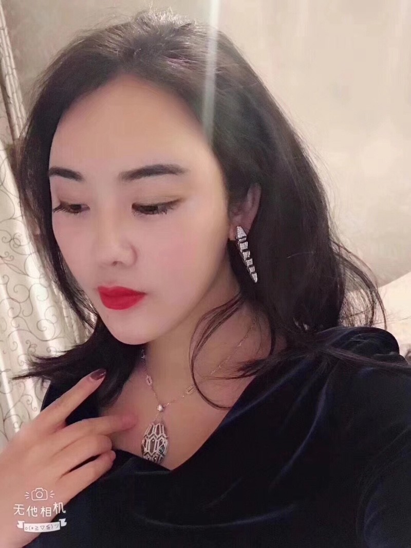 Hot Selling Fashion Necklace Pure 18k Gold Serpenti Necklace With Natural Diamonds
