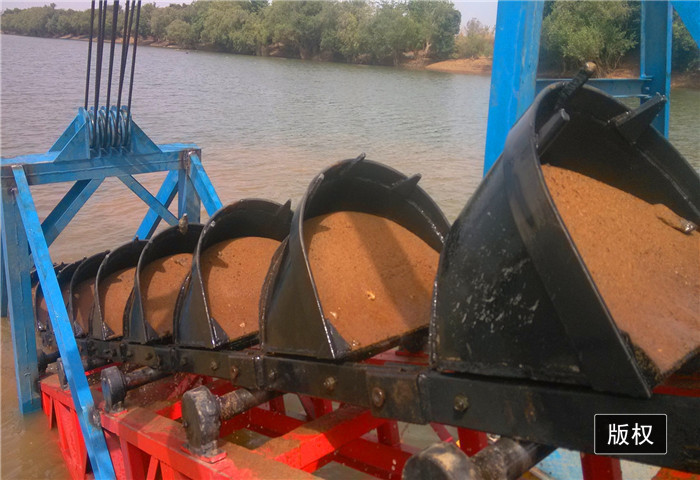 Hydraulic Bucket 200t/H 16M Cutter Suction Dredger For Salt Mining