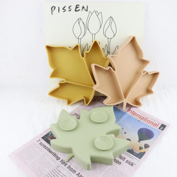 Food Grade Toddler Silicone Plates , Maple Shape Suction Divided Plate
