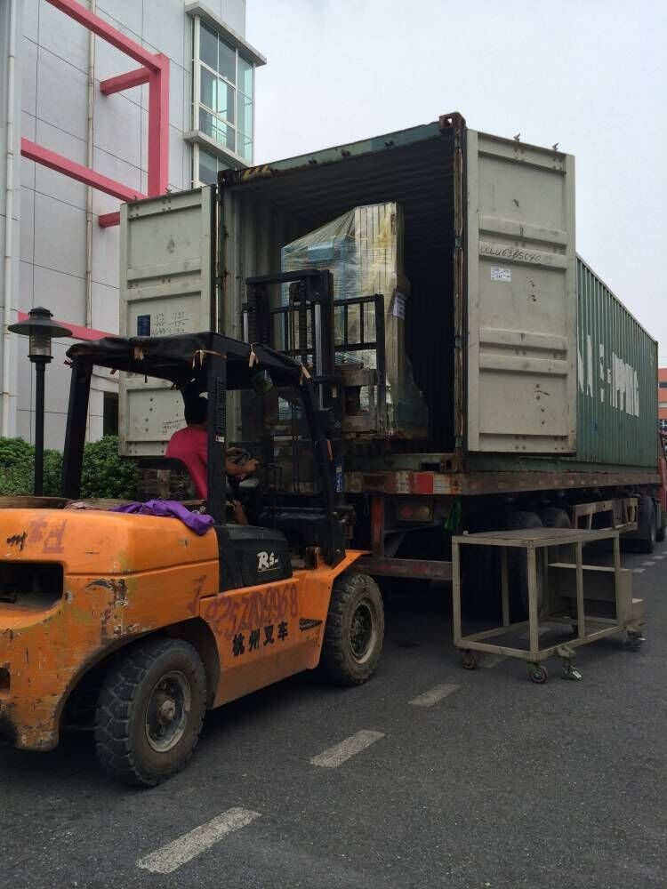 400kg Capacity 12 Meter Mobile Scissor Lift Platform Four Mast For Two Men