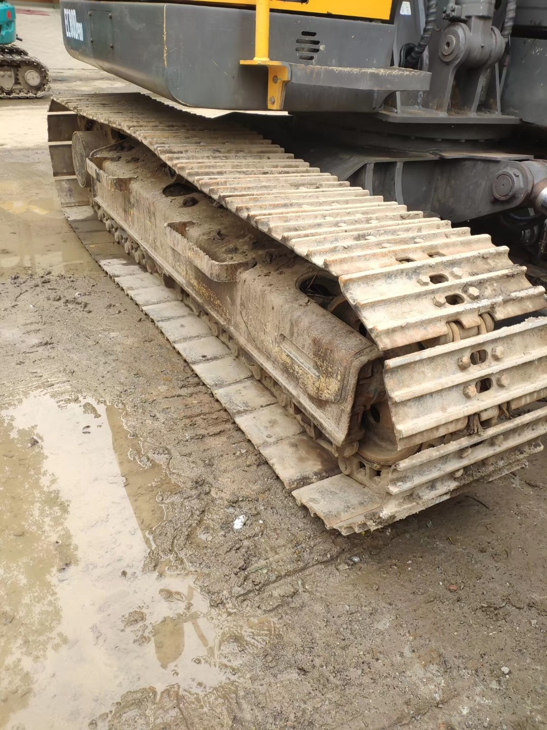 Volvo Ec80D Excavator In Good Condition , Ready For Heavy Duty Tasks