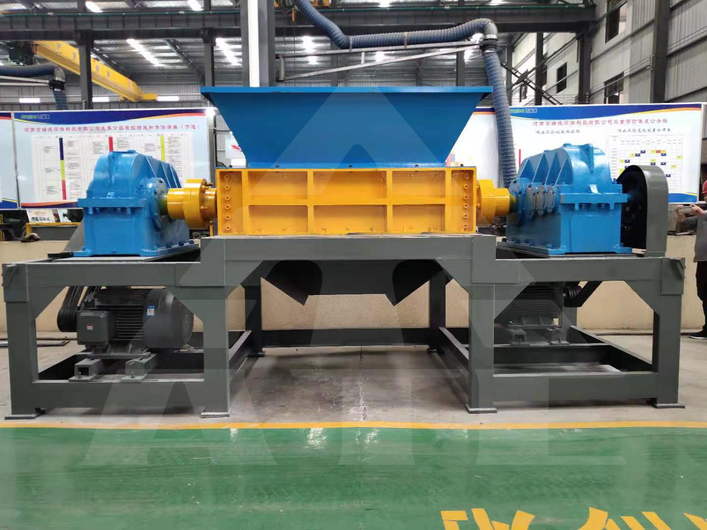 Bottle Film Disk Cardboard Waste Shredder Machine Cloth Pipe Barrel Shredder With CE