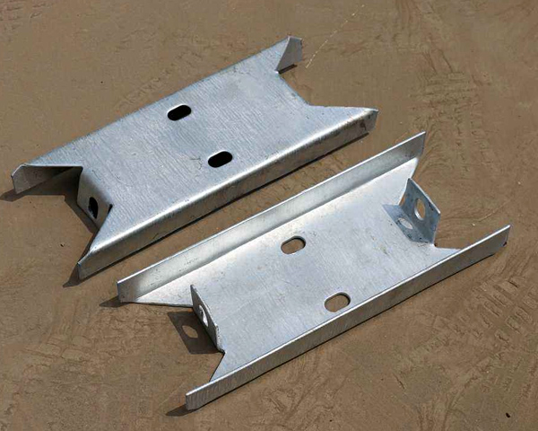 Outdoor Security W-beam Thermal Spray Highway Guardrail Bracket with W-beam Design