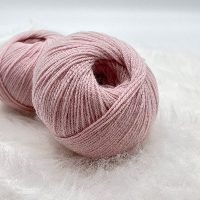 100% Fine Merino Wool Yarn 1/3.4NM Soft Touching For Knitting Crochet Scarf Sweater