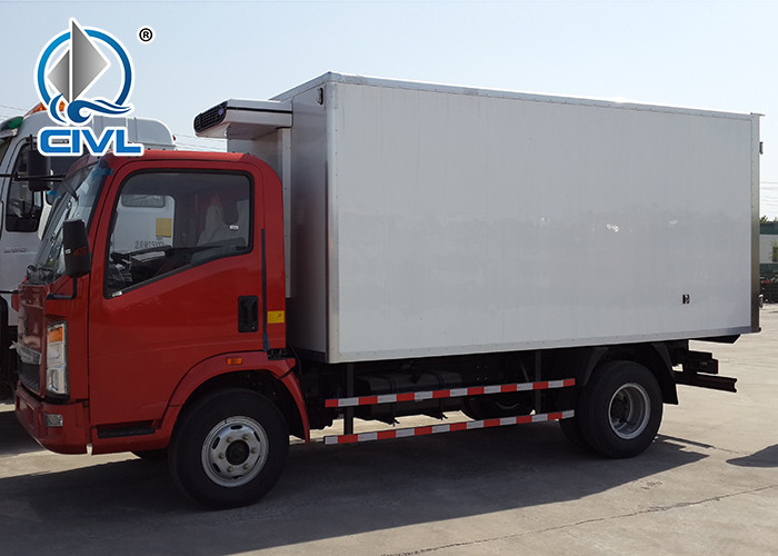 Euro 2 5 Ton Refrigerated Truck For Frozen Foods Transporting XL-300 -18 Degree Goods Truck