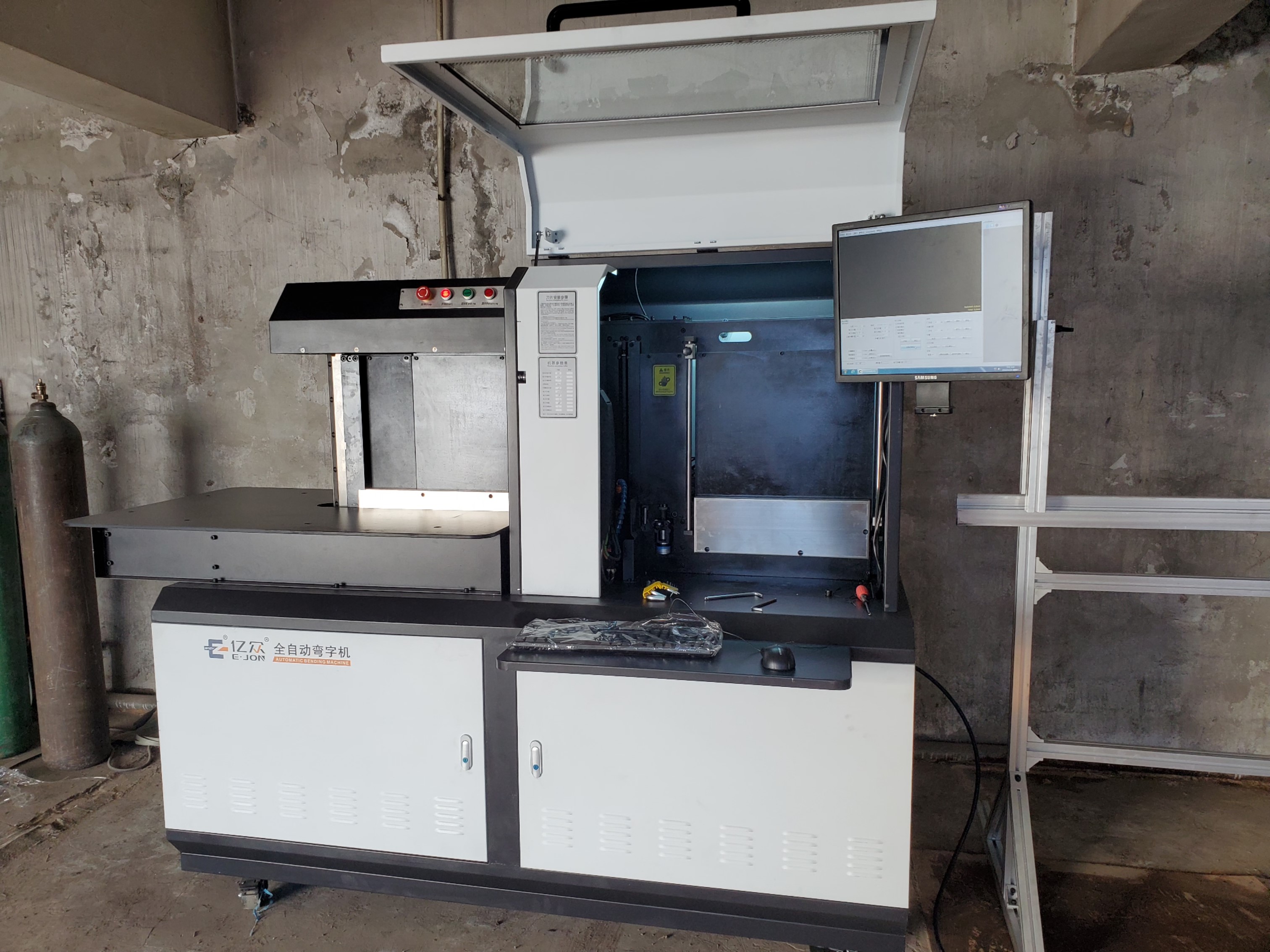 CNC Stainless Steel Bending Machine for Advertising Signs Tianjin Ejon W40 400mm Width