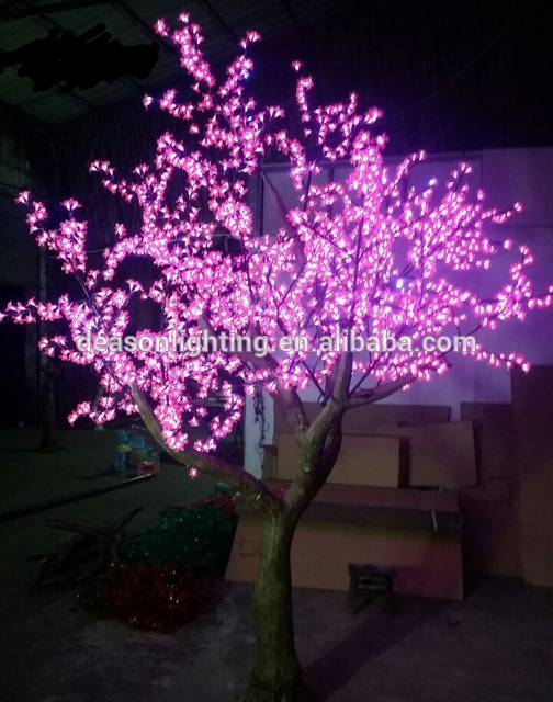 montaje de luz del arbol del led