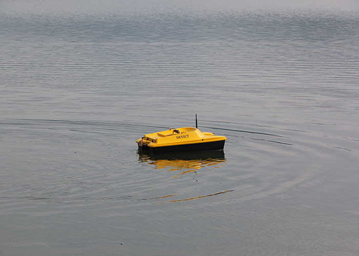 DEVC-303 yellow GPS fish finder catamaran bait boat 830*523*300 mm Size