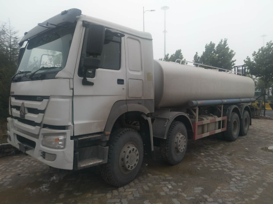 15m3 6x4 Powerful Water Tank Truck Dimensions10350×2496×3048 1500L,White Color