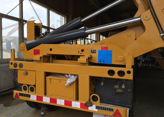 SGS Truck Mounted Cranes Equipment For 3 Axles Semi Trailer Lifting 40ft Container