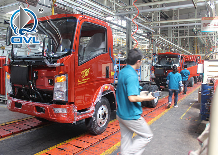 SINOTruck HOWO 4 X 2 Light Duty Commercial Trucks Engine 102HP LHD EuroII III Light Duty Cargo Truck Color Option