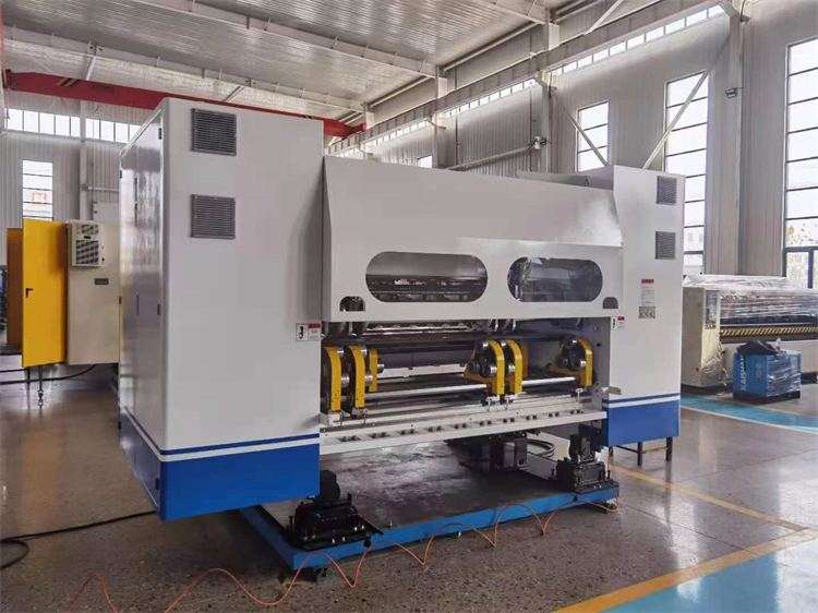 Corrugated Cardboard Production Thin Blade Slitting Scoring Machine with 380V Voltage