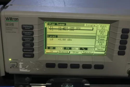 Anritsu 68169B Synthesized Sweep Generator 10MHz to 40GHz OPTION 14 360B VNA - Picture 2 of 8