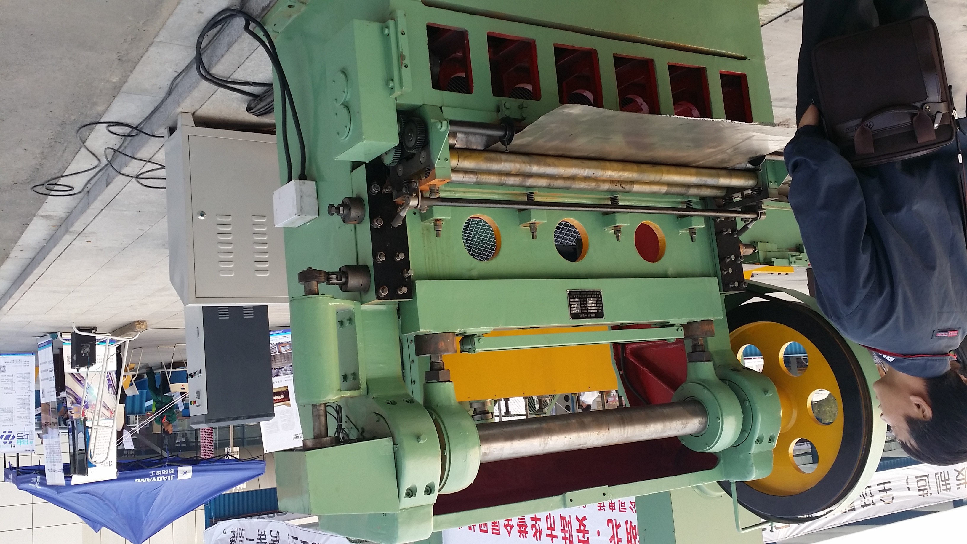 High Speed Coil Feeding 25 Tons Expanded Metal Mesh Machine Blue And Green Color
