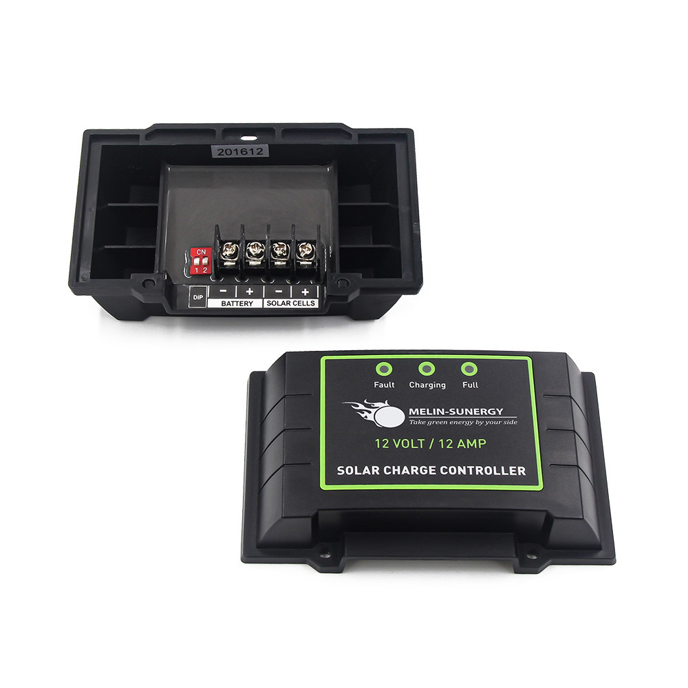 Black IP67 Waterproof PWM Solar Panel And Charge Controller 12V 24V Auto LED Indicator
