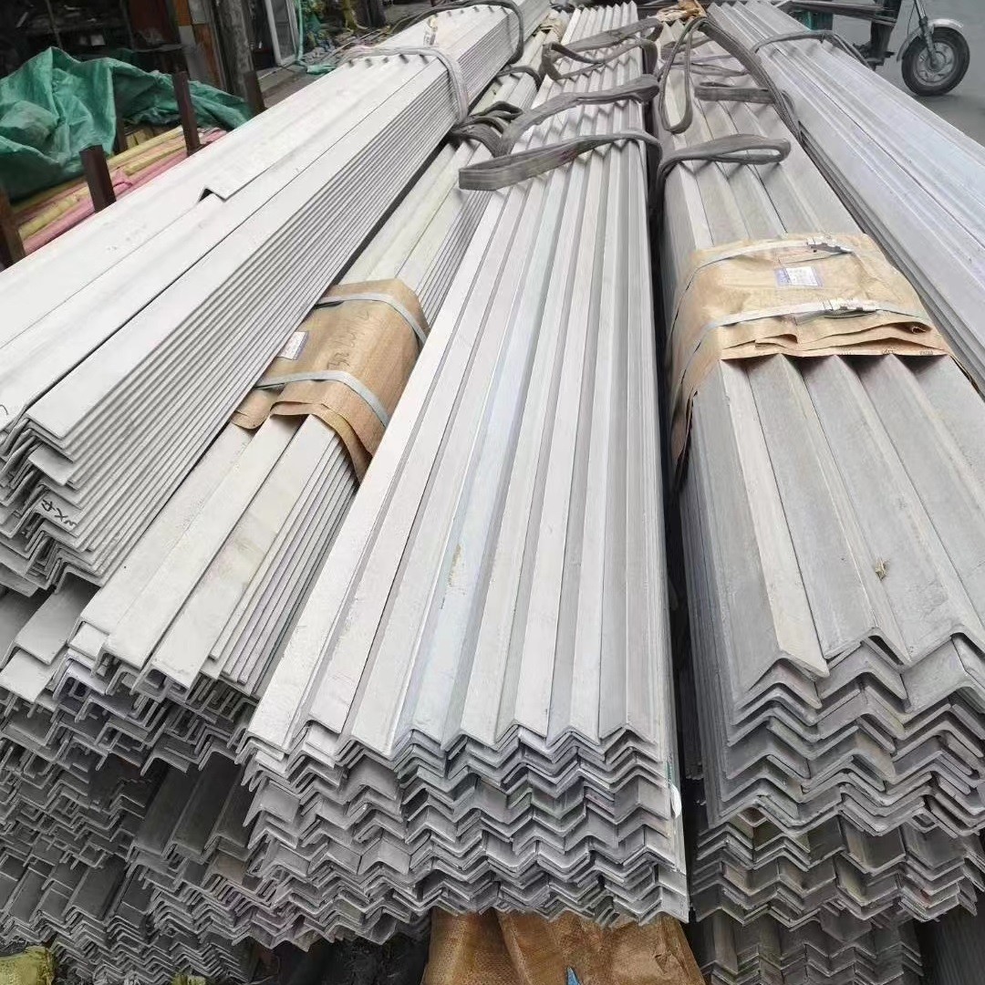 EN DIN JIS GB ASTM Standard Stainless Steel Bar in 6m Length SS Channel Beam / Angle Bars