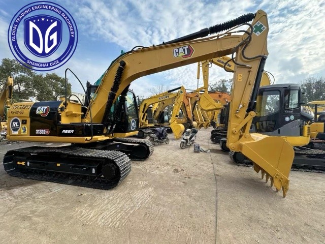 313D2GC Used caterpillar 13 ton excavator with Compact design for tight spaces