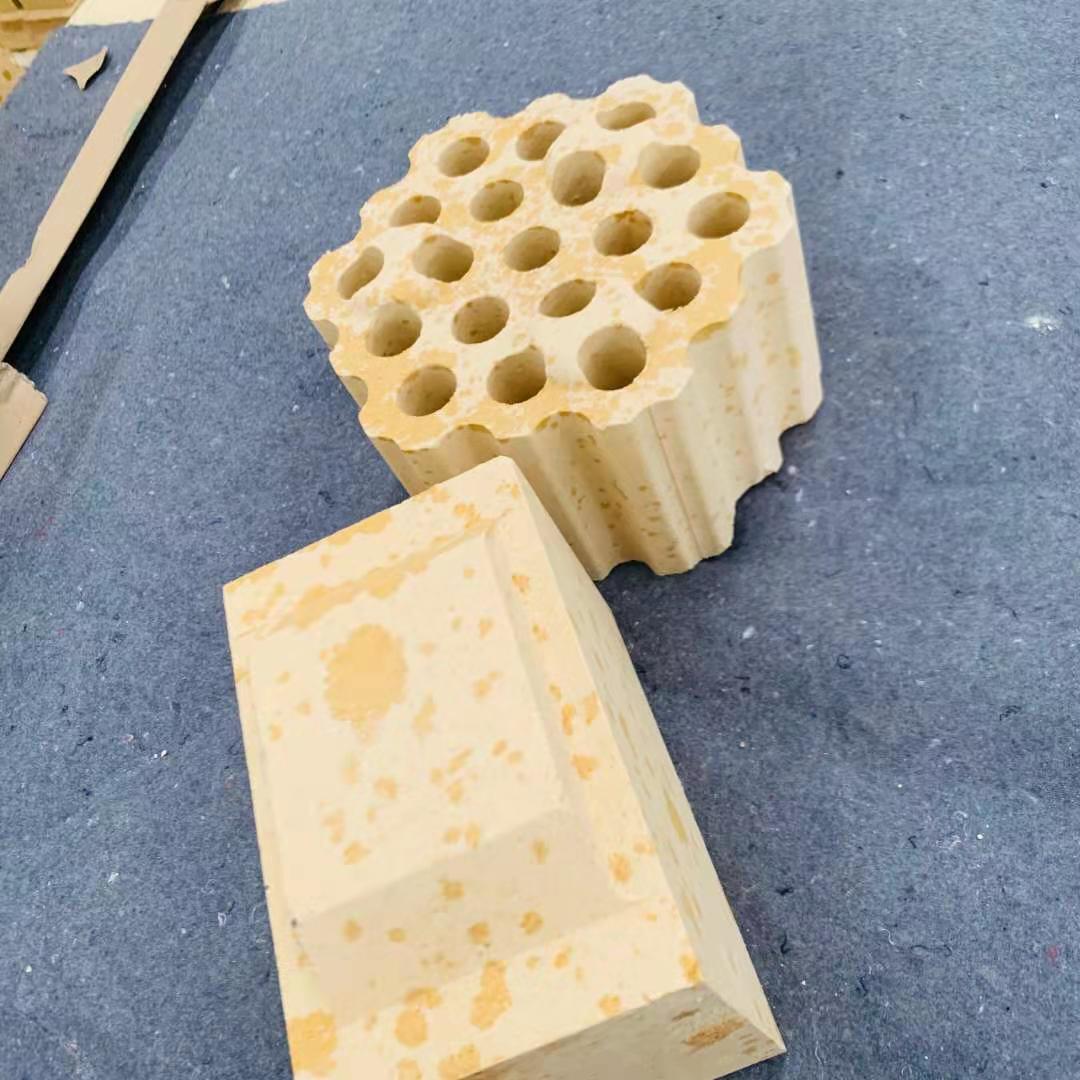 Silica Brick for Glass Furnace Hot Blast Furnace and Coke Kiln SiC Content % 0.01-0.02