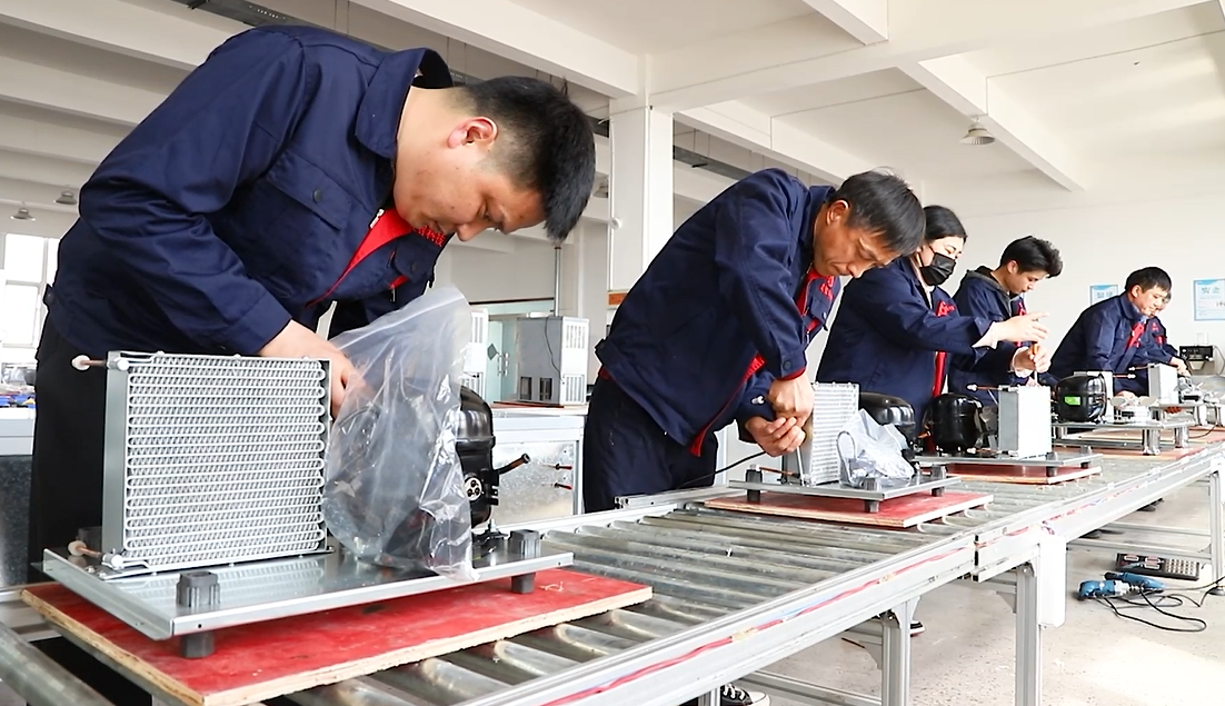 Fully-automatic Refrigeration Equipment 2Kg Min Bulk Convenient Ice Block Crusher
