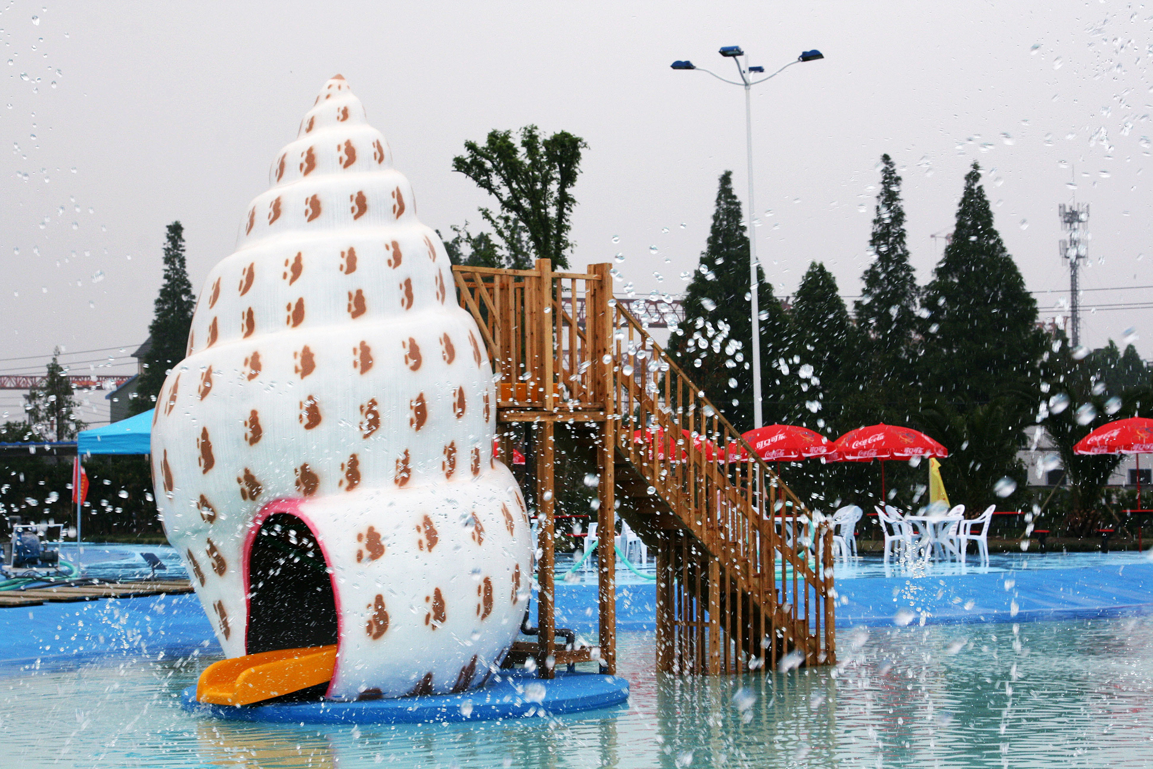 Commercial Colorful Water Pool Slides / Family Water Park Resorts Swimming Pool For Kids