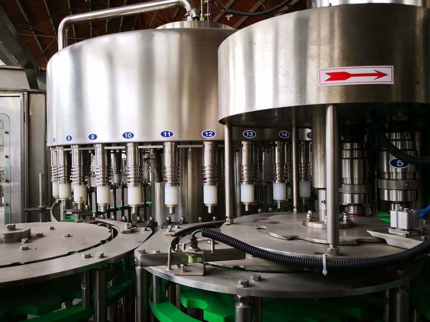 SUS316 5000BPH Automatic Water Bottle Filling Machine 24 Heads