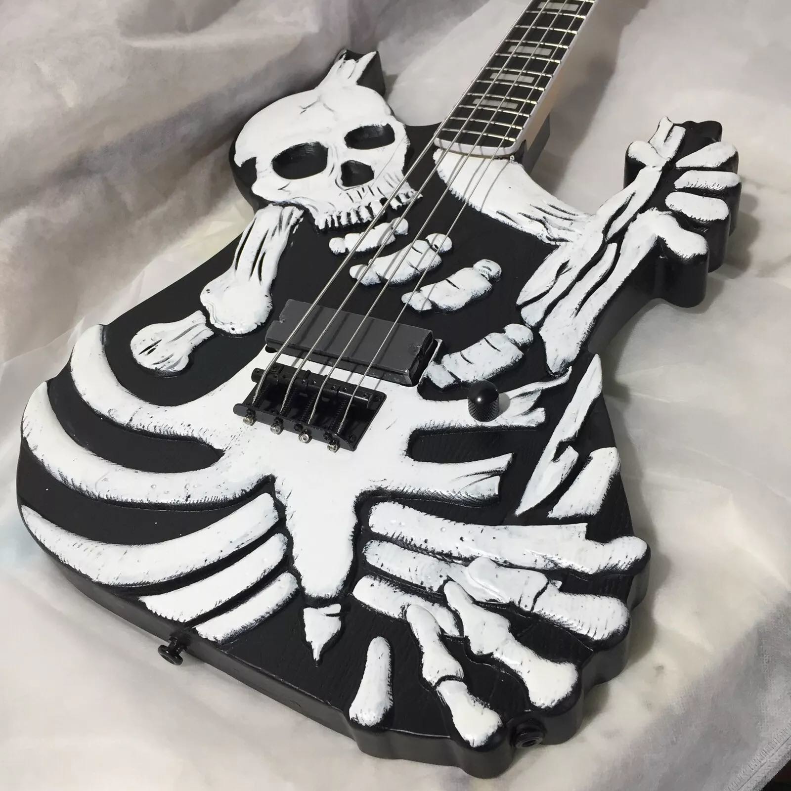 Factory George Lynch Skull Skeleton 4 Strings Electric Bass Guitar Basswood Body