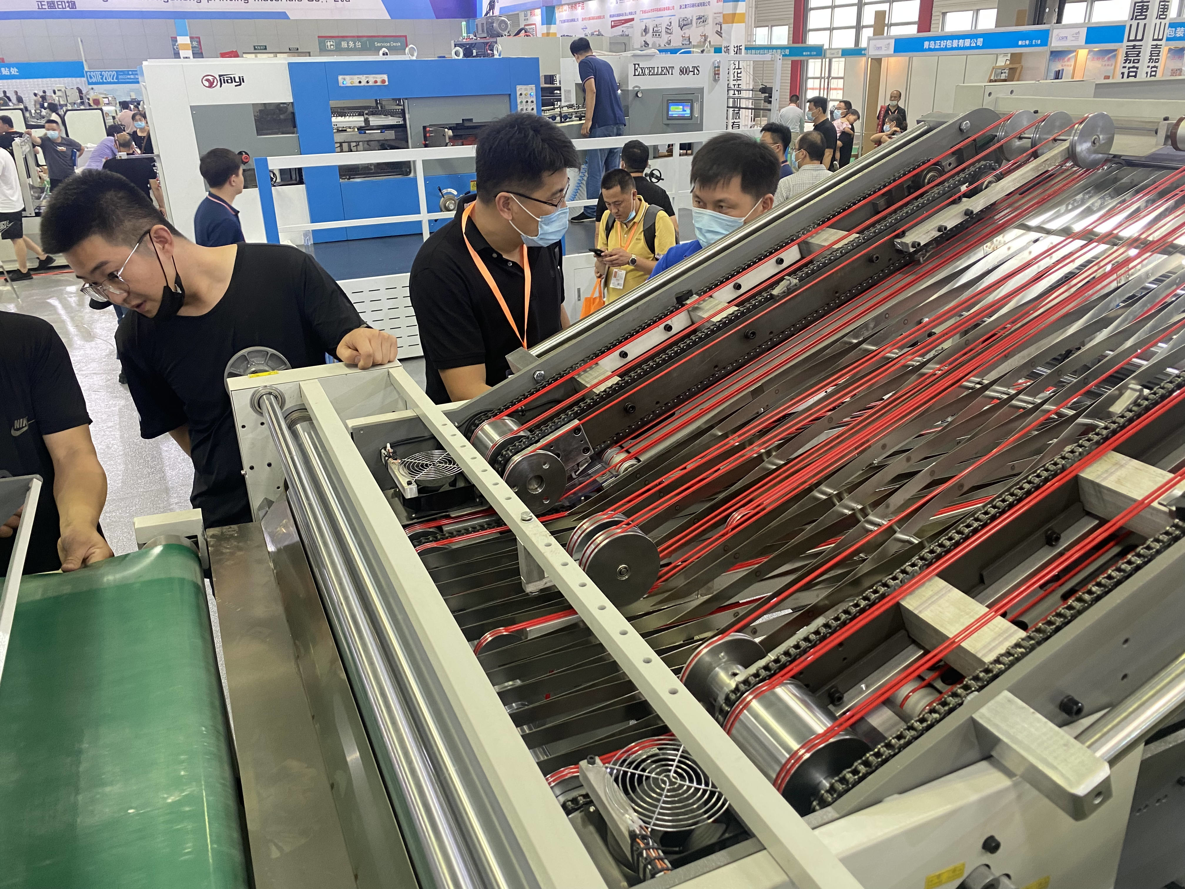 High Speed 800*700mm Cardboard Laminator With Leading Edge Suction Feeder