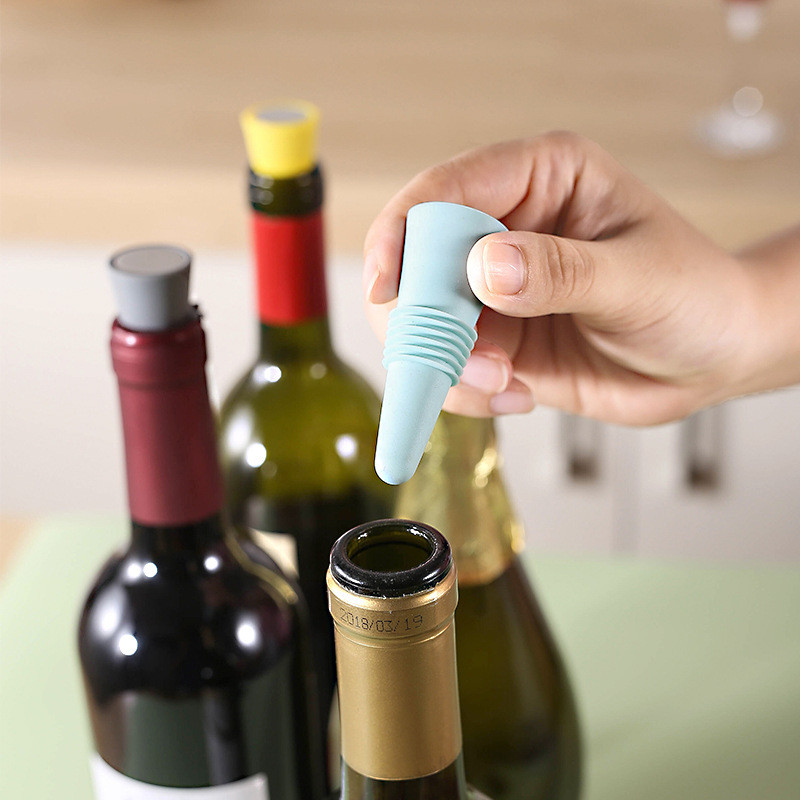 Reusable Wine Bottle Silicone Stoppers Beverage Bottle Stoppers With Grip Top To Keep Fresh