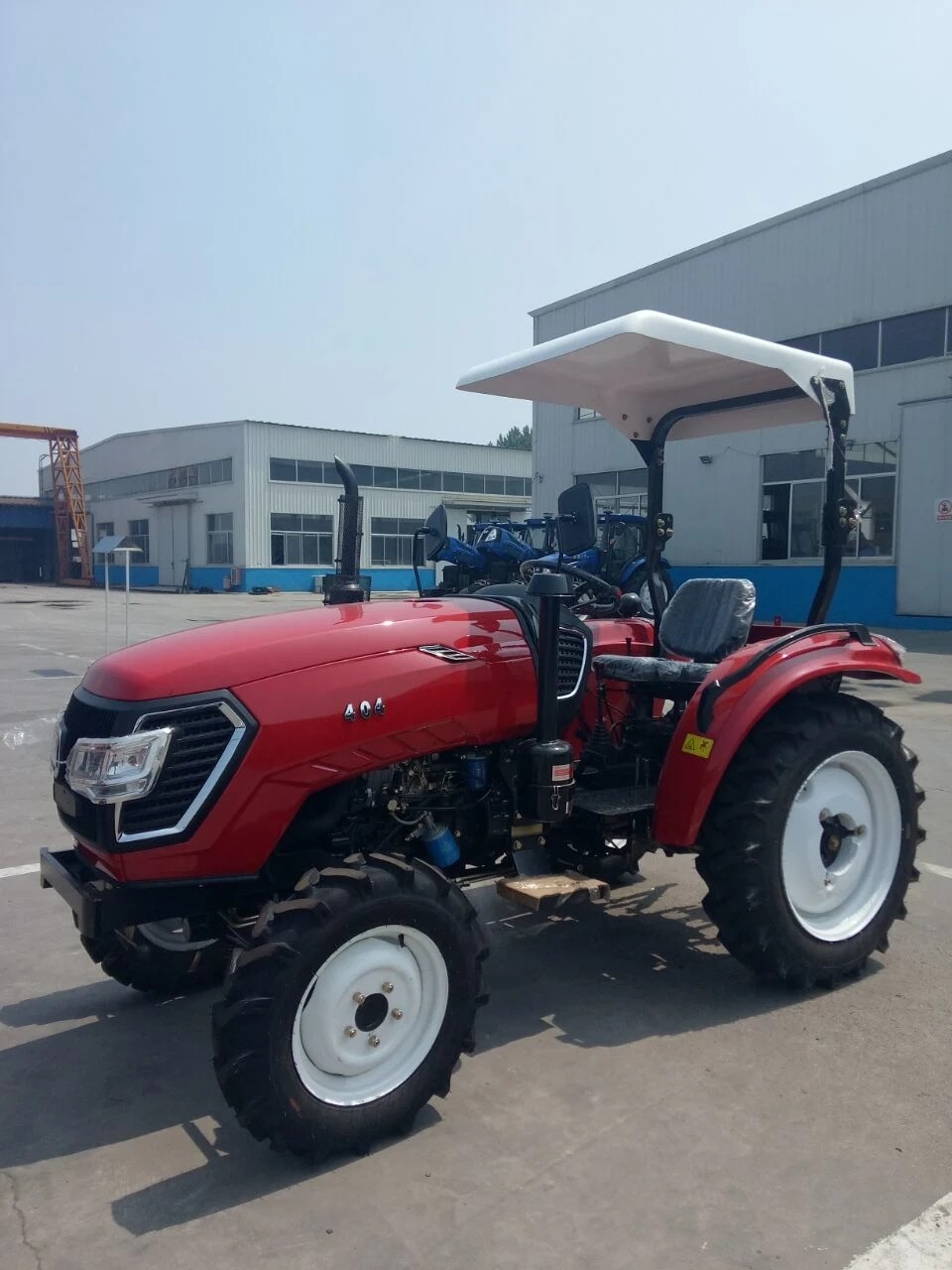 2010mm Wheelbase Small Farm Tractors 4x4 Mini Tractor For Agriculture Multifunctional