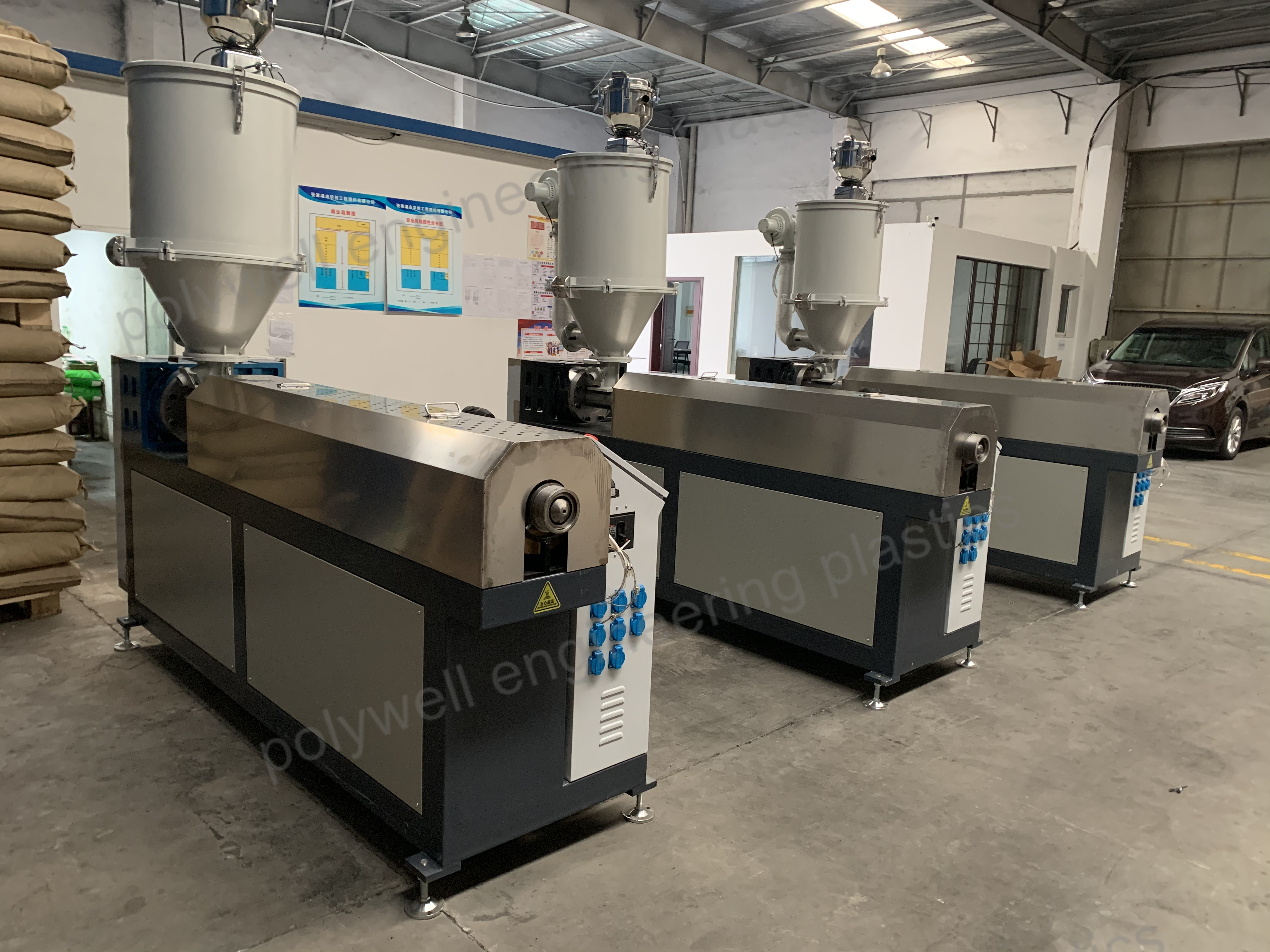 PA66 GF25 Nylon Extruder Equipment Heat Insulation Plastic Extrusion Machine