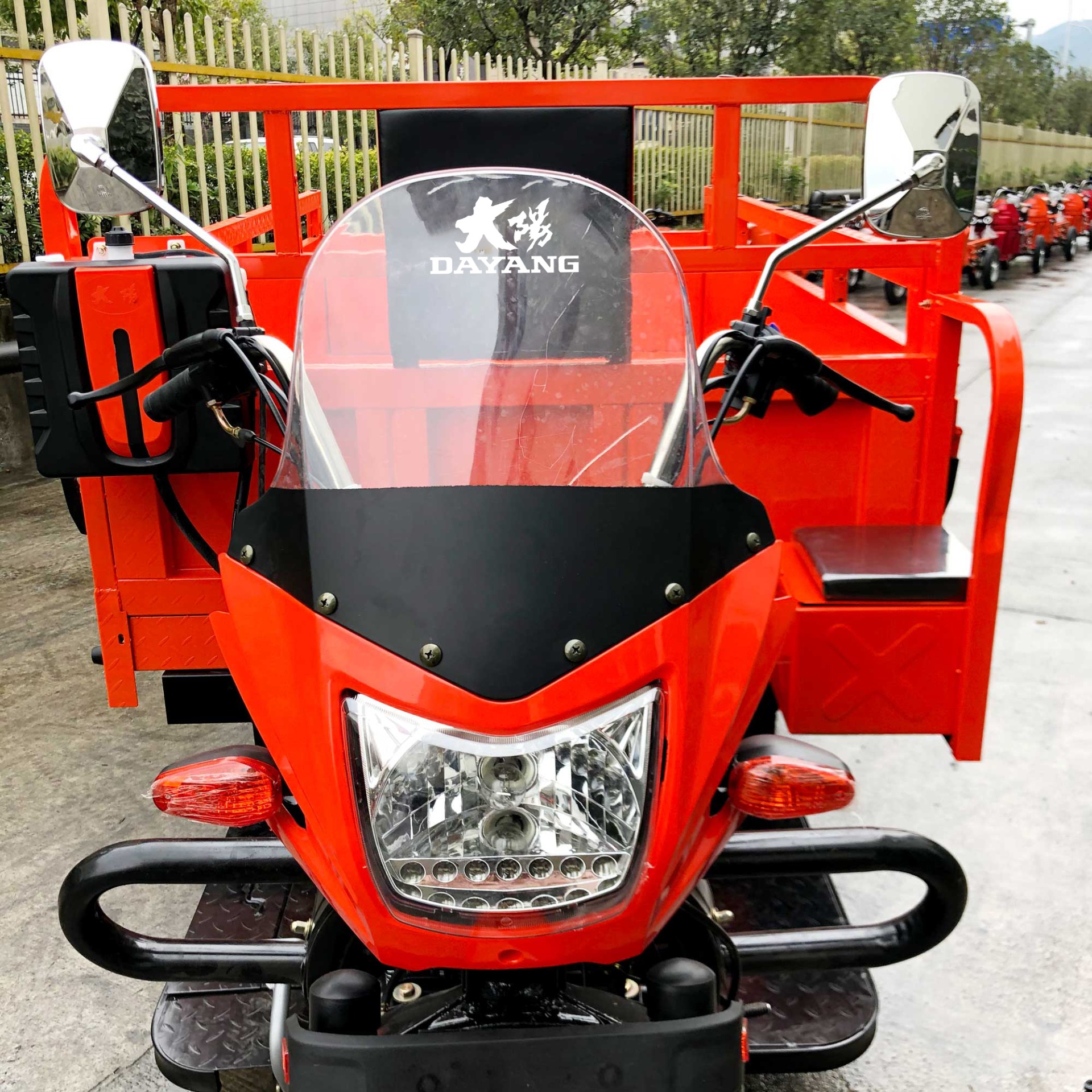 DAYANG 3 Wheel Motorcycle with Orange Body and Lifan 250CC 300CC Ultra-Cooled Engine