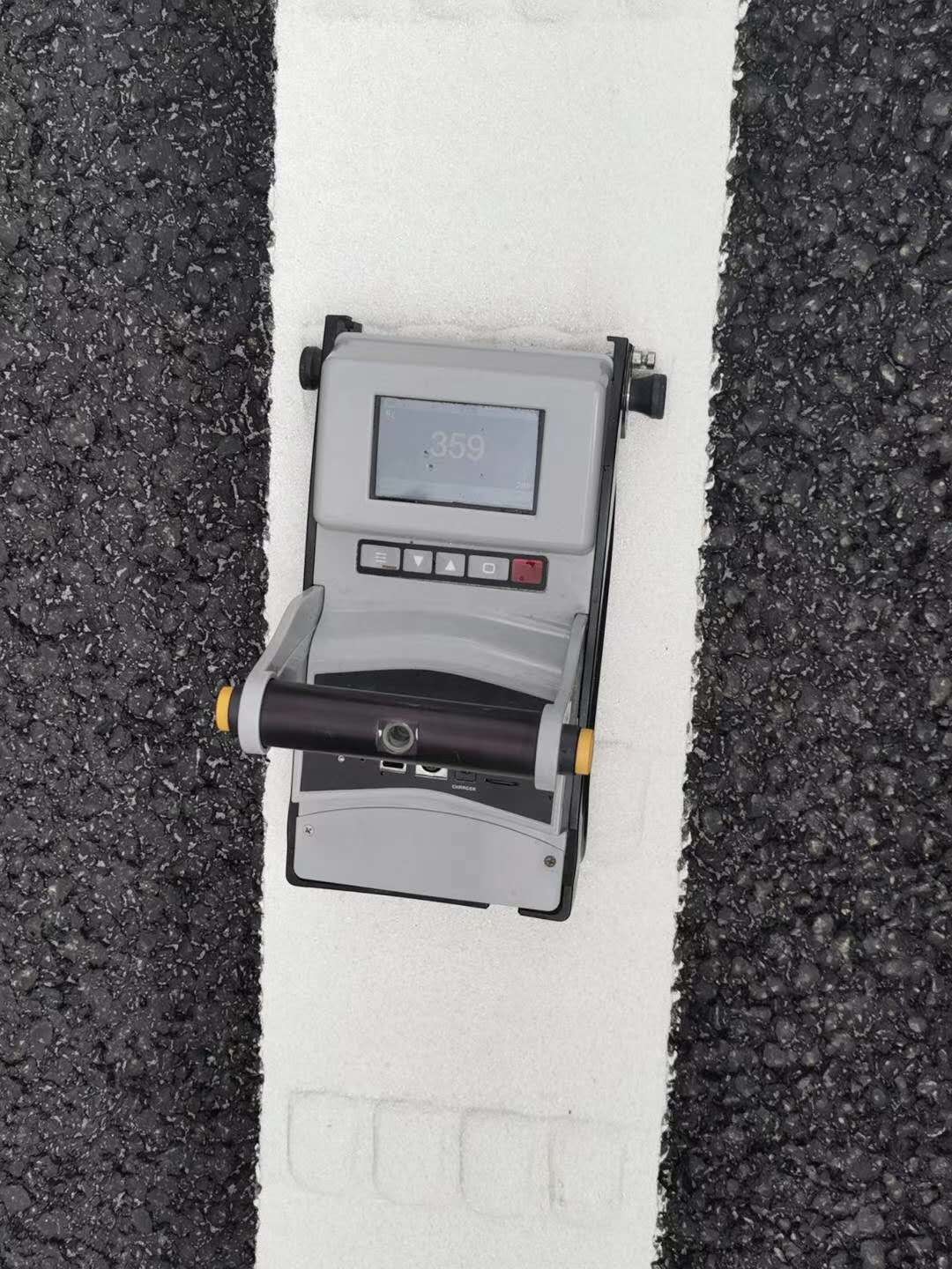 BS Standard Thermoplastic Road Marking Paint For Traffic Line