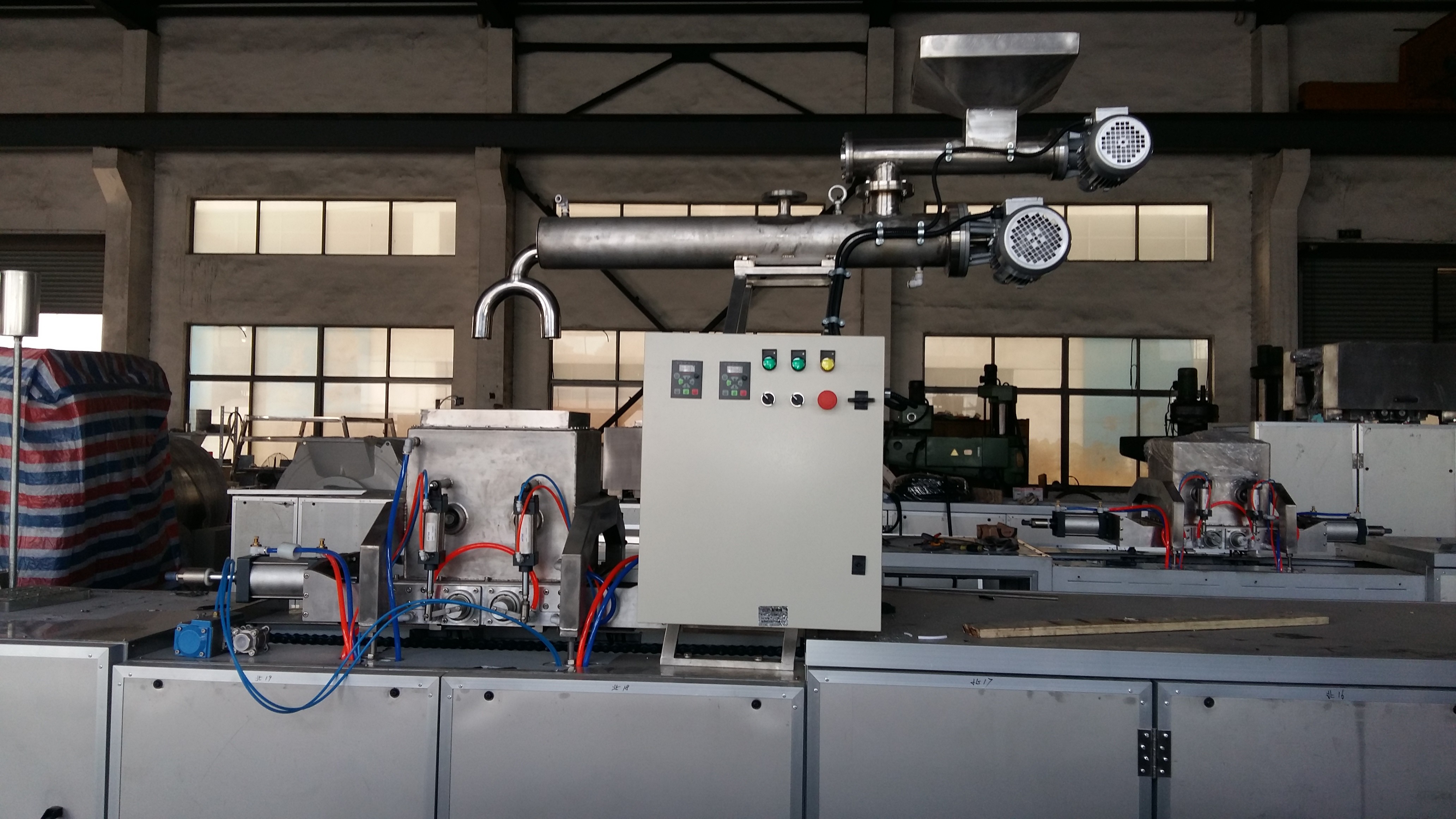 Automatic Chocolate Moulding Machine Chocolate Bar Depositing Line Chocolate Pouring Machines