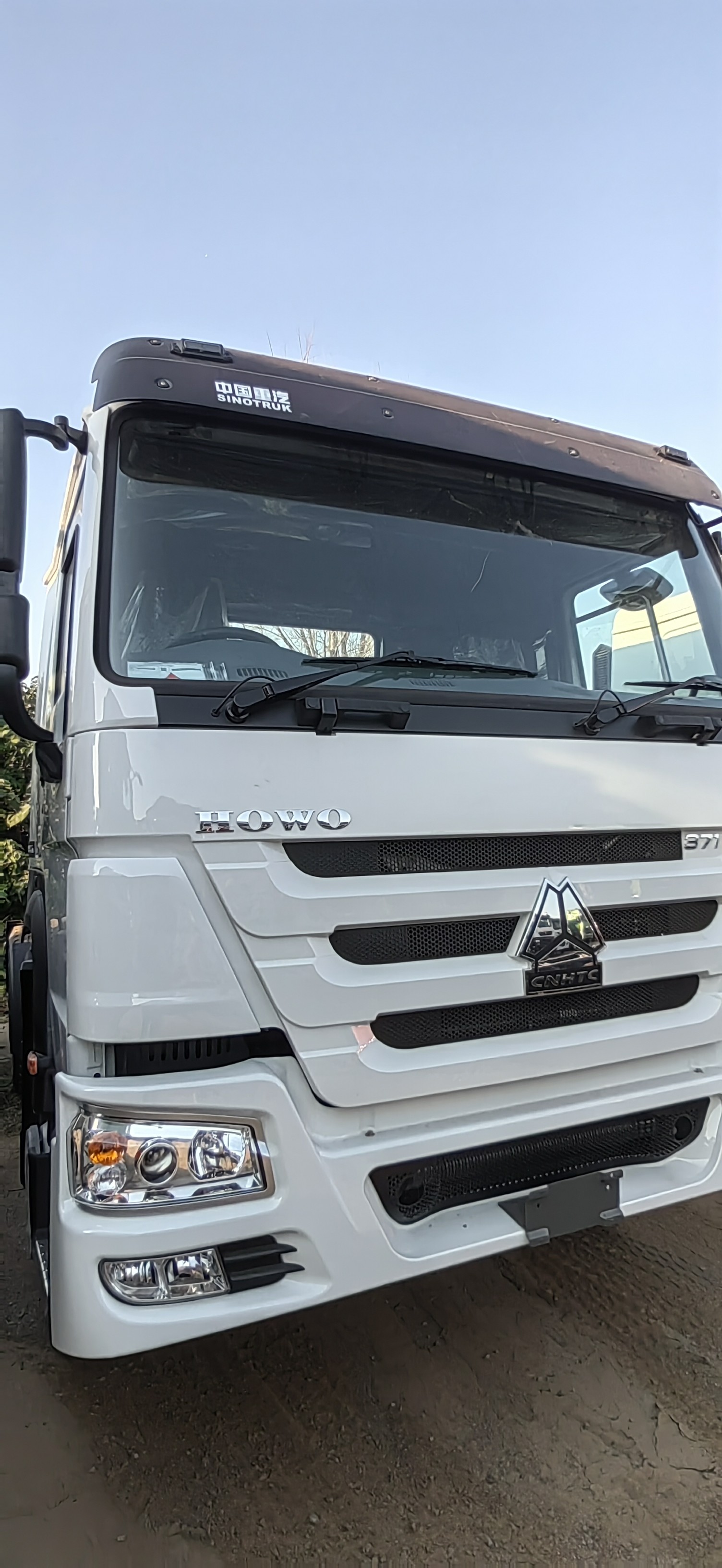 Used Commercial HOWO Dump Truck Used Diesel Trucks 6*4 LHD/RHD 371/375hp