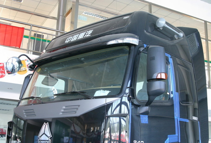 10 Tire Prime Mover Truck of SINOTRUK HOWO A7 brand with 6X2 420hp double sleepers and air conditioner