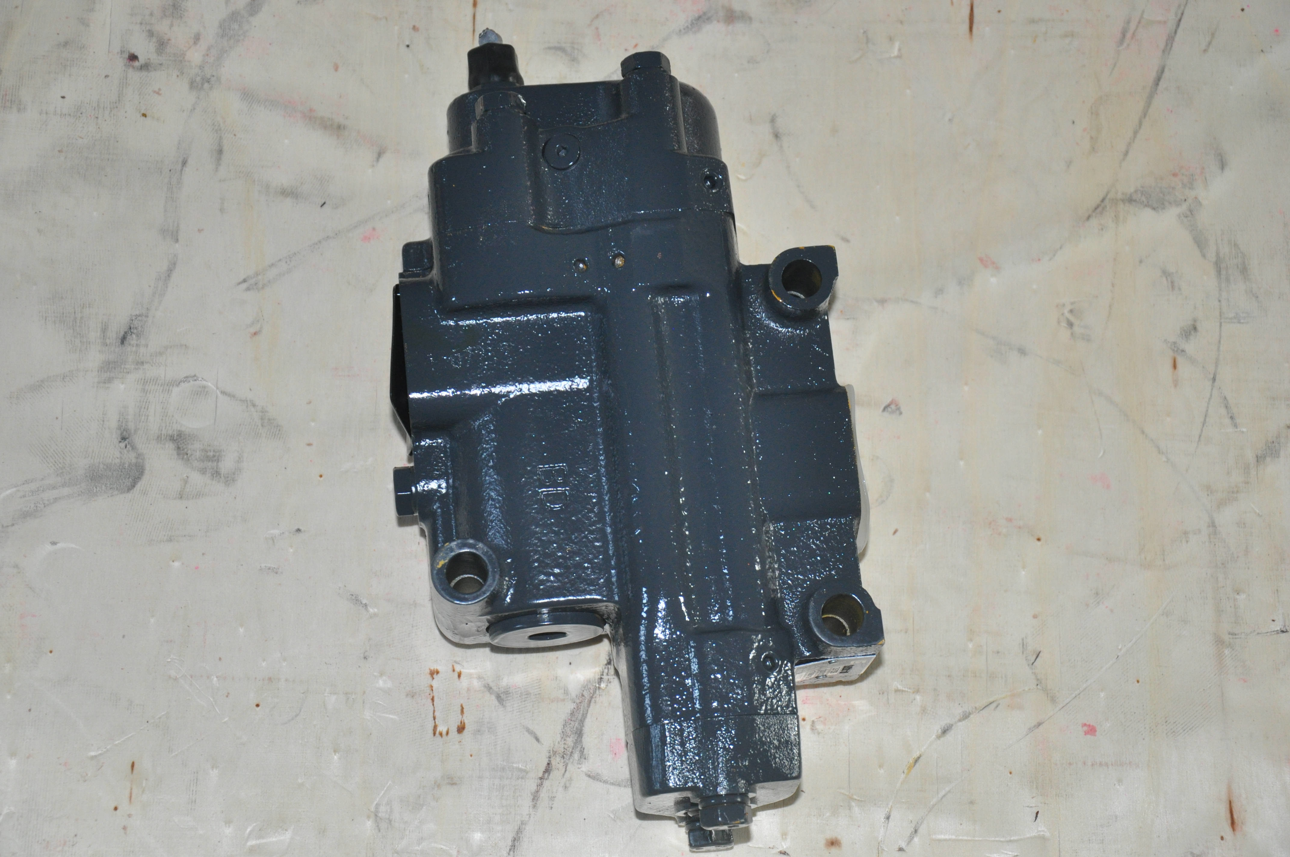 12C0123 FLOW AMPLIFYING VALVE Liugong CLG862 Wheel Loader Hydraulic Valve