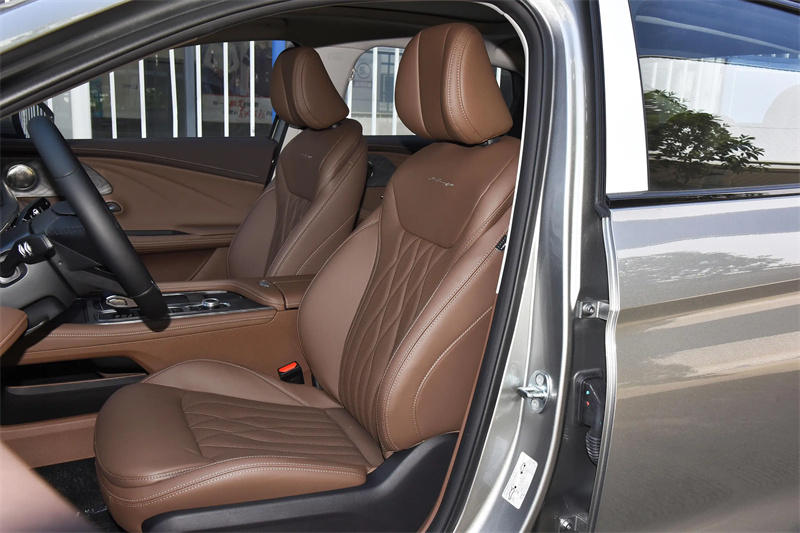 2024 Chery Arrizo 8 2.0T DCT Sedan Left Steering Leather Seats Euro VI Emission Curb Weight 1000kg-2000kg Petrol Car Made