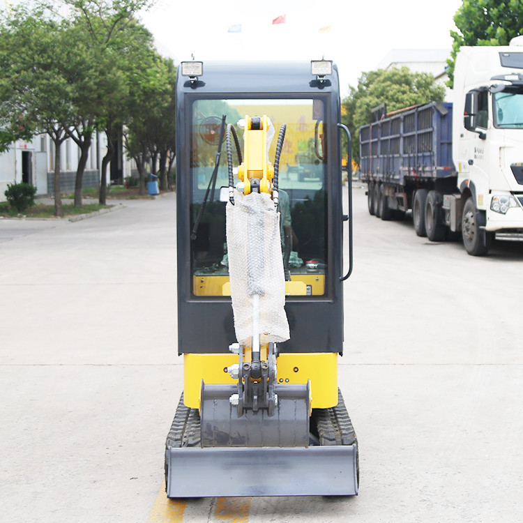 Mini Excavator Manufacturer 1500kg Crawler Mounted Hydraulic Small Digger For Back Garden