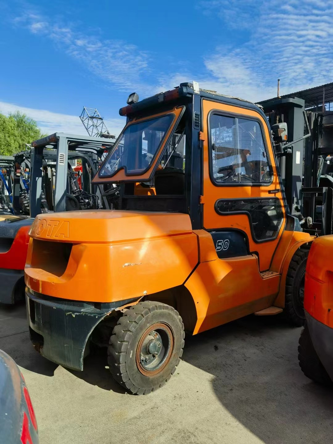 Used diesel Toyota forklifts, internal combustion engine forklifts for export and sale