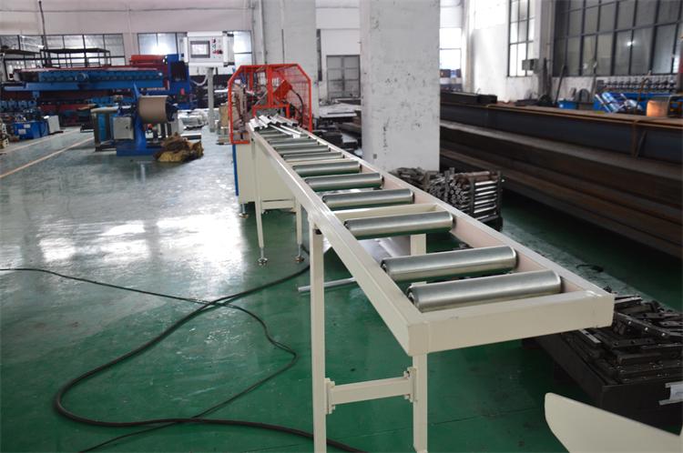 Joint And Weld Racking Step 2mm Beam Roll Forming Machine With Saw Cutting Device